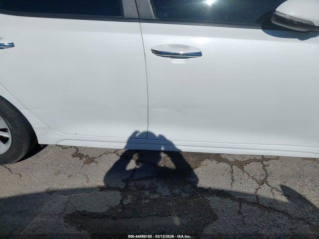 5XXGT4L31JG208679 KIA Optima Lx
