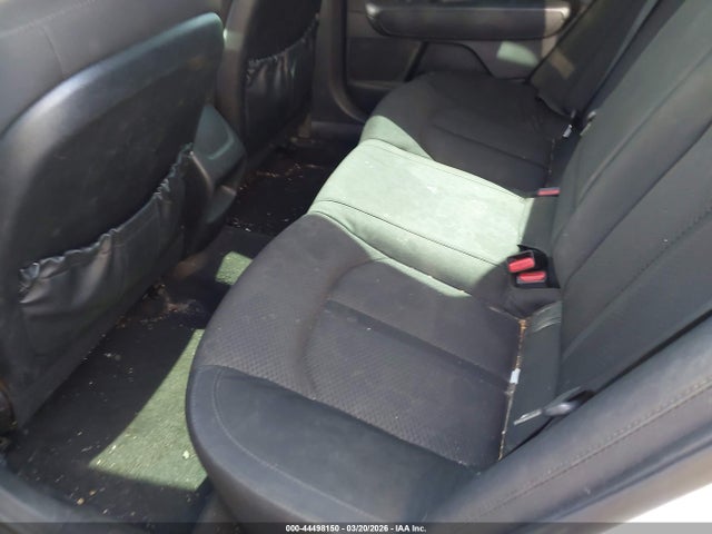 5XXGT4L31JG208679 KIA Optima Lx