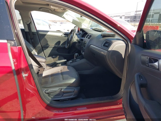 Продажа на аукционе авто 2017 Volkswagen Jetta 1.4t Se, vin: 3VWDB7AJ5HM283898, номер лота: 44498159