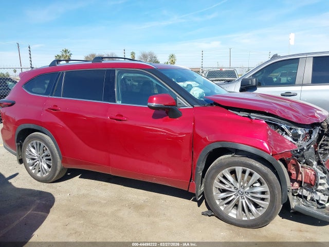 Toyota Highlander Platinum 2024 5TDKDRBH4RS548761 Image 14