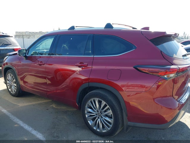 Toyota Highlander Platinum 2024 5TDKDRBH4RS548761 Image 15