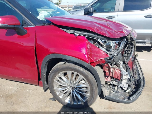 Toyota Highlander Platinum 2024 5TDKDRBH4RS548761 Image 18
