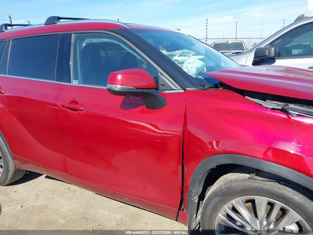 Toyota Highlander Platinum 2024 5TDKDRBH4RS548761 Image 19