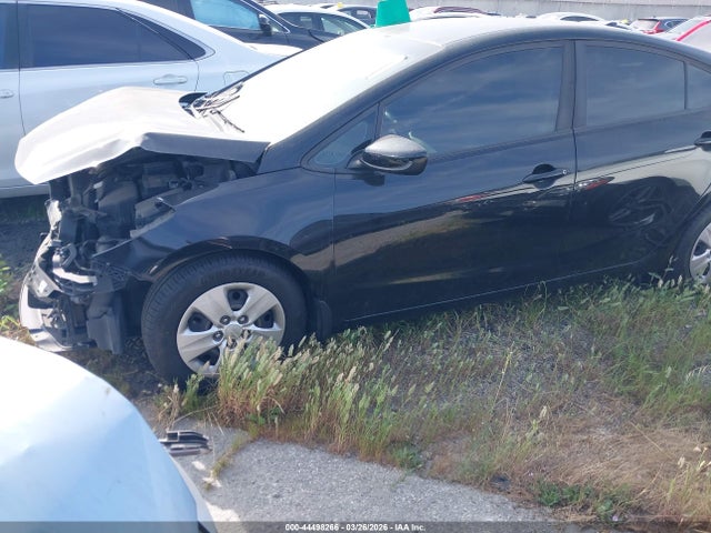 3KPFK4A72HE100935 KIA FORTE LX