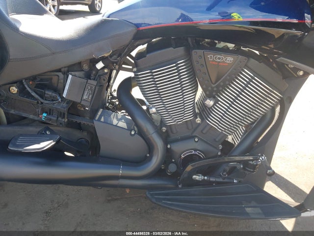Victory Motorcycles Cross Country 2014 5VPDW36N8E3027751 Image 8
