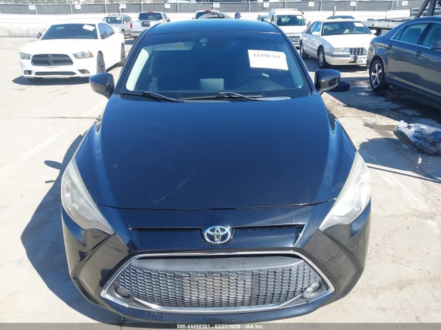 3MYDLBYV4KY507644 Toyota YARIS LE