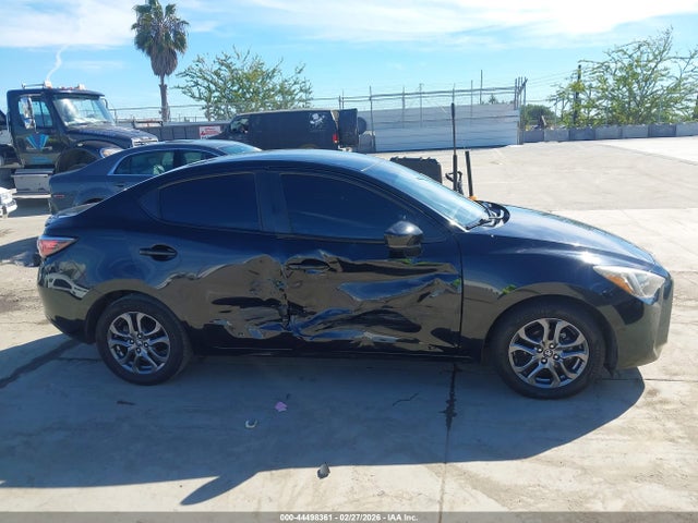 3MYDLBYV4KY507644 Toyota YARIS LE