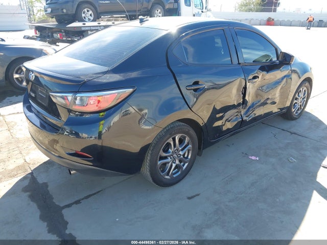 3MYDLBYV4KY507644 Toyota YARIS LE