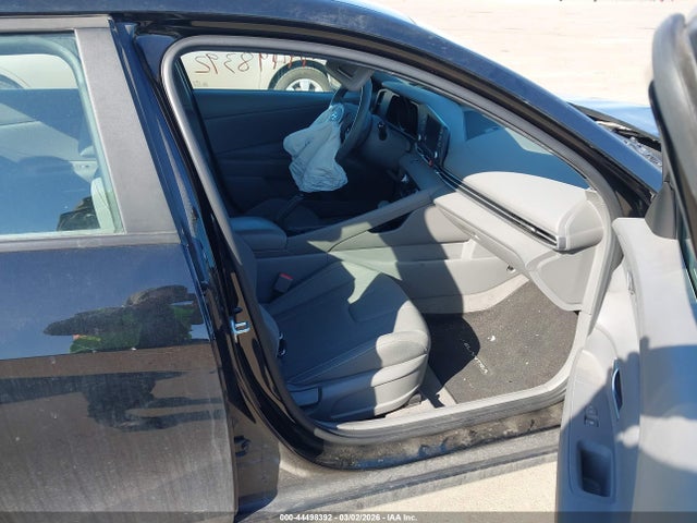 2022 HYUNDAI ELANTRA KMHLM4AG5NU328059 Photo 4