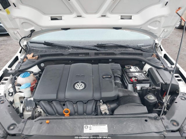 44498409 :رقم المزاد ، 3VWLZ7AJ3BM379799 vin ، 2011 Volkswagen Jetta 2.5l Sel مزاد بيع