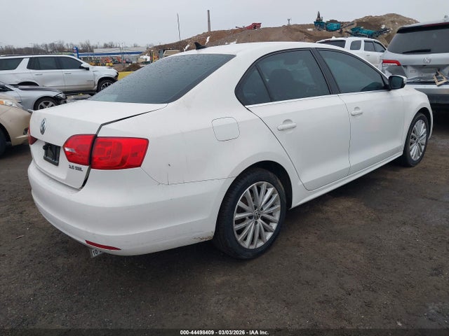 44498409 :رقم المزاد ، 3VWLZ7AJ3BM379799 vin ، 2011 Volkswagen Jetta 2.5l Sel مزاد بيع