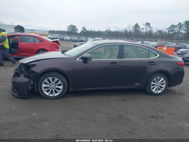 Lexus ES 300H 2015 JTHBW1GG9F2093953 Image 14