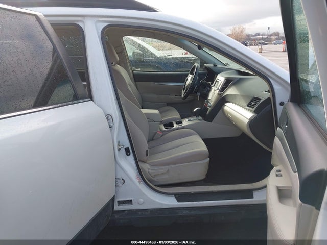 Subaru Outback 2.5i Premium 2014 4S4BRBCC8E3286648 Image 5