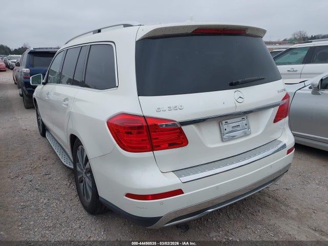 2015 MERCEDES-BENZ GL 350 BLUETEC 4JGDF2EE7FA475322 Photo 2