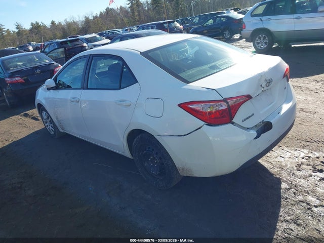 Toyota COROLLA LE 2018 2T1BURHEXJC985934 Image 3