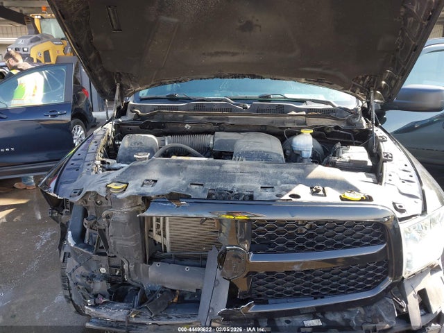 44498622 :رقم المزاد ، 1C6RR7FG6JS345251 vin ، 2018 Ram 1500 Express  4x4 6'4 Box مزاد بيع