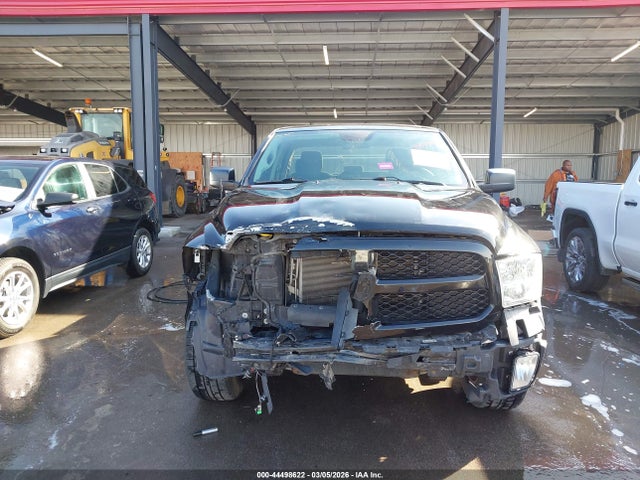 44498622 :رقم المزاد ، 1C6RR7FG6JS345251 vin ، 2018 Ram 1500 Express  4x4 6'4 Box مزاد بيع