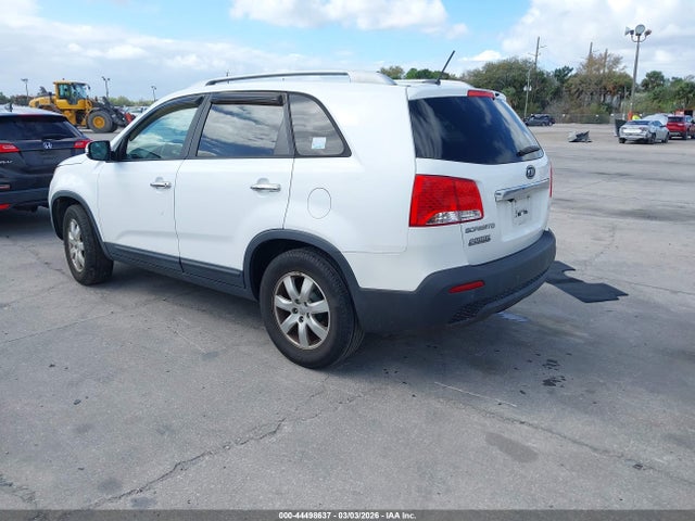 2013 KIA SORENTO 5XYKT3A66DG352195 Photo 2