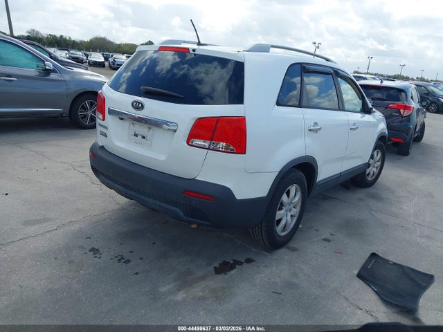 2013 KIA SORENTO 5XYKT3A66DG352195 Photo 3