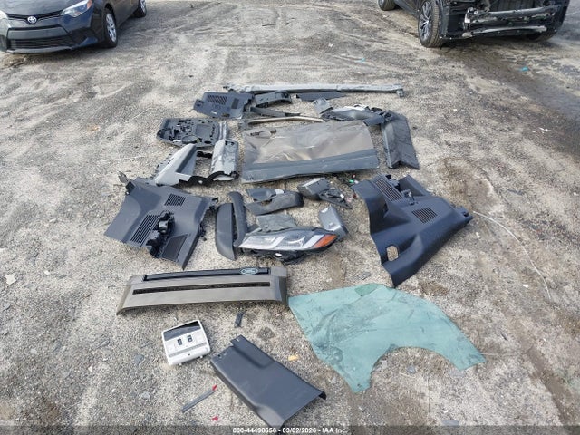 SALEJFFU3R2317698 Land Rover Defender 130 P300 S