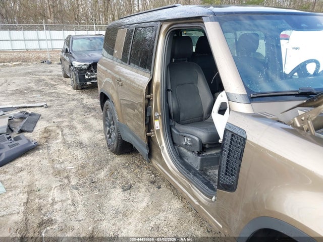 SALEJFFU3R2317698 Land Rover Defender 130 P300 S