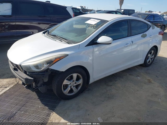 Hyundai ELANTRA SE 2015 5NPDH4AE8FH638083 Image 2