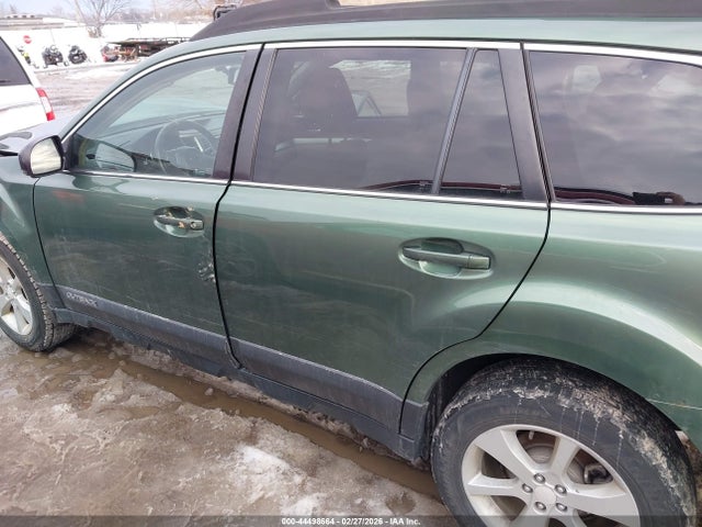 44498664 :رقم المزاد ، 4S4BRBDC3E3305296 vin ، 2014 Subaru Outback 2.5i Premium مزاد بيع