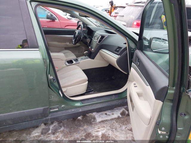 44498664 :رقم المزاد ، 4S4BRBDC3E3305296 vin ، 2014 Subaru Outback 2.5i Premium مزاد بيع