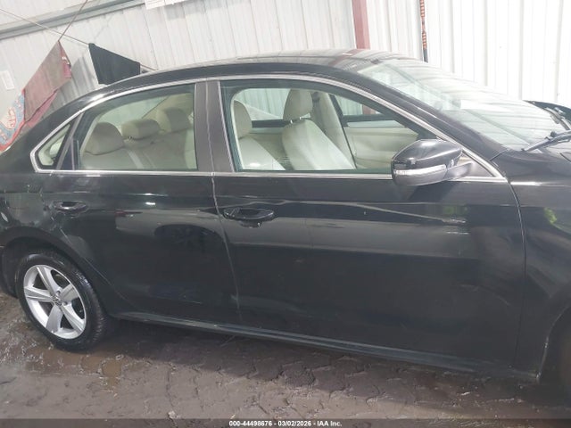 44498676 :رقم المزاد ، 1VWBP7A39DC136070 vin ، 2013 Volkswagen Passat 2.5l Se مزاد بيع