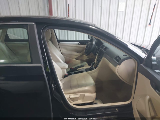 44498676 :رقم المزاد ، 1VWBP7A39DC136070 vin ، 2013 Volkswagen Passat 2.5l Se مزاد بيع