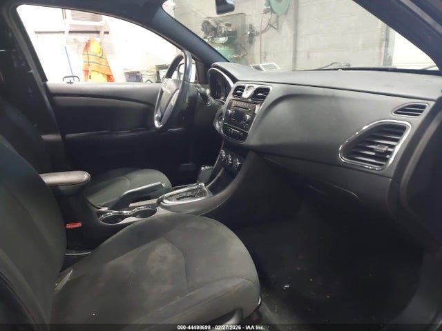 2011 Chrysler 200 Touring მანქანა იყიდება აუქციონზე, vin: 1C3BC1FG3BN610463, აუქციონის ნომერი: 44498698