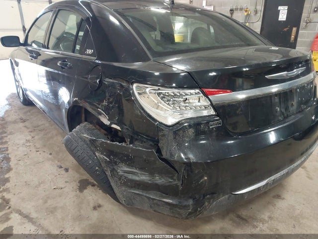 2011 Chrysler 200 Touring მანქანა იყიდება აუქციონზე, vin: 1C3BC1FG3BN610463, აუქციონის ნომერი: 44498698