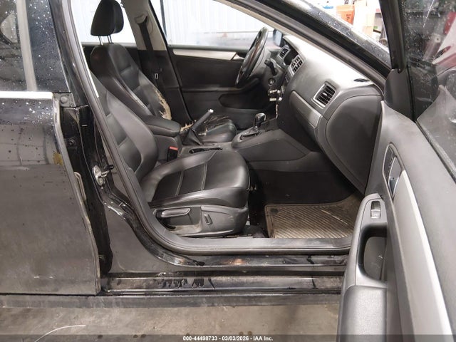 2013 Volkswagen Jetta 2.5l Se მანქანა იყიდება აუქციონზე, vin: 3VWDX7AJ1DM259352, აუქციონის ნომერი: 44498733