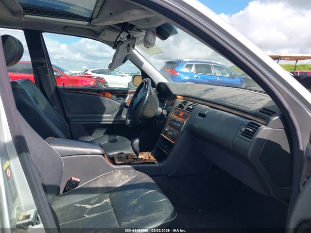 Aukcja sprzedaży 2002 Mercedes-benz E 320, vin: WDBJH65J02X081317, numer aukcji: 44498860