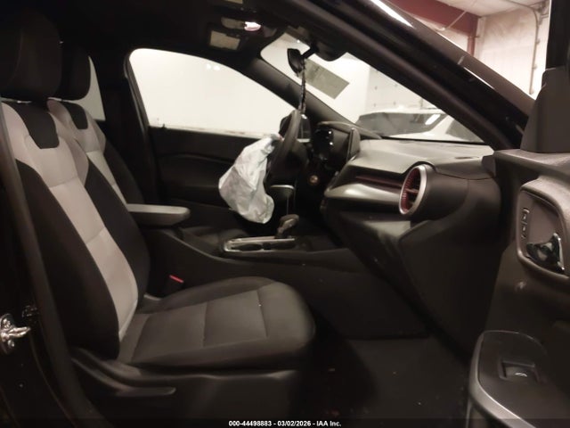 2025 CHEVROLET TRAX KL77LGEP7SC338238 Photo 4