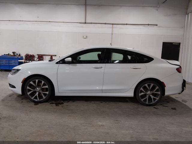 44498909 :رقم المزاد ، 1C3CCCDG3FN673829 vin ، 2015 Chrysler 200 S مزاد بيع