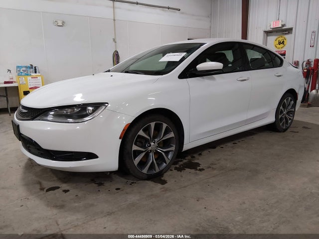 44498909 :رقم المزاد ، 1C3CCCDG3FN673829 vin ، 2015 Chrysler 200 S مزاد بيع