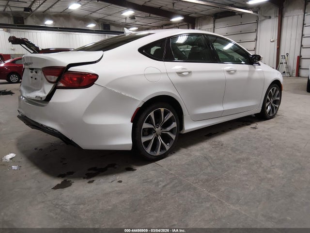 44498909 :رقم المزاد ، 1C3CCCDG3FN673829 vin ، 2015 Chrysler 200 S مزاد بيع