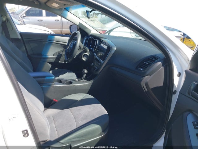 Продажа на аукционе авто 2015 Kia Optima Lx, vin: KNAGM4A73F5605337, номер лота: 44498916