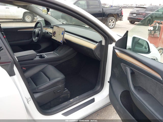 2023 TESLA MODEL Y 7SAYGDEEXPA037191 Photo 4