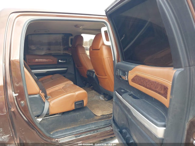 44498946 :رقم المزاد ، 5TFAW5F12GX554464 vin ، 2016 Toyota Tundra 1794 5.7l V8 مزاد بيع