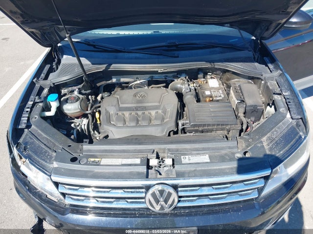 2018 Volkswagen Tiguan 2.0t Se/2.0t Sel მანქანა იყიდება აუქციონზე, vin: 3VV2B7AX5JM215638, აუქციონის ნომერი: 44499018