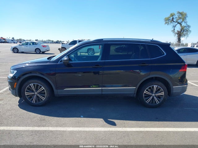 2018 Volkswagen Tiguan 2.0t Se/2.0t Sel მანქანა იყიდება აუქციონზე, vin: 3VV2B7AX5JM215638, აუქციონის ნომერი: 44499018