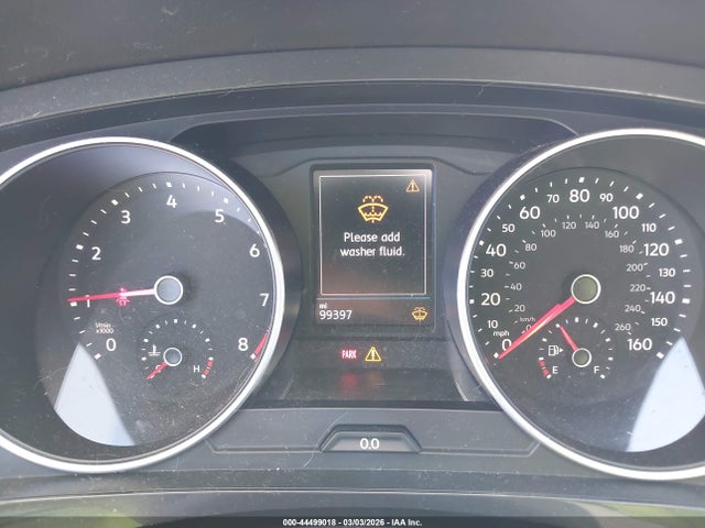 2018 Volkswagen Tiguan 2.0t Se/2.0t Sel მანქანა იყიდება აუქციონზე, vin: 3VV2B7AX5JM215638, აუქციონის ნომერი: 44499018