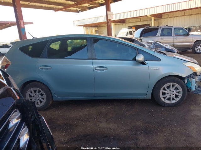 JTDZN3EU1E3320553 Toyota Prius V Three