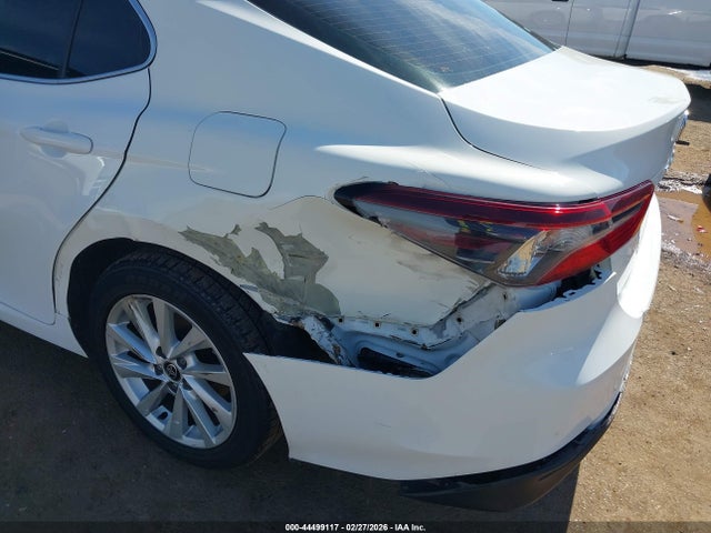 4T1C11AK6NU498751 Toyota CAMRY LE