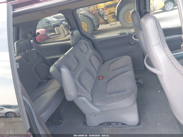 Продаж на аукціоні авто 2000 Chrysler Voyager, vin: 2C4GJ2535YR740624, номер лоту: 44499130