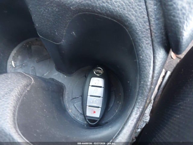 KNMAT2MV0HP607595 Nissan ROGUE SV