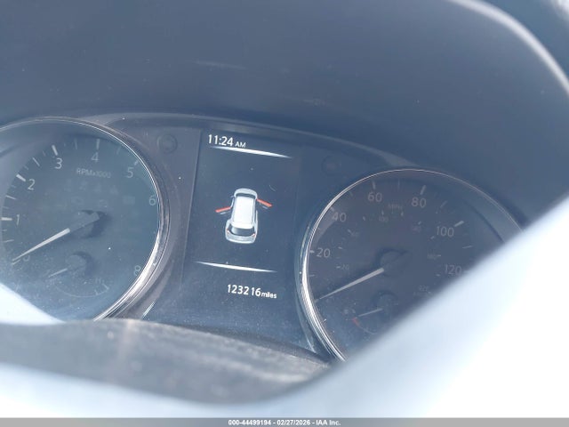 KNMAT2MV0HP607595 Nissan ROGUE SV