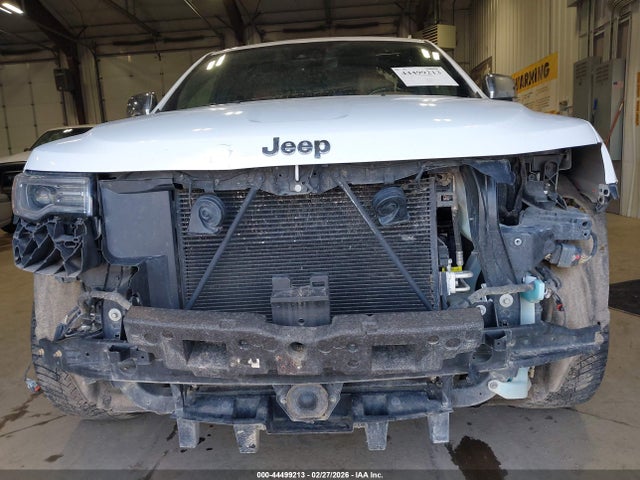1C4RJFJGXJC102361 Jeep Grand Cherokee Summit 4x4
